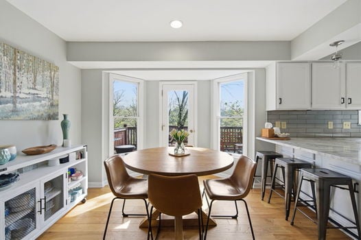 15-web-or-mls-9018 Winthrop Dr-15 (1)