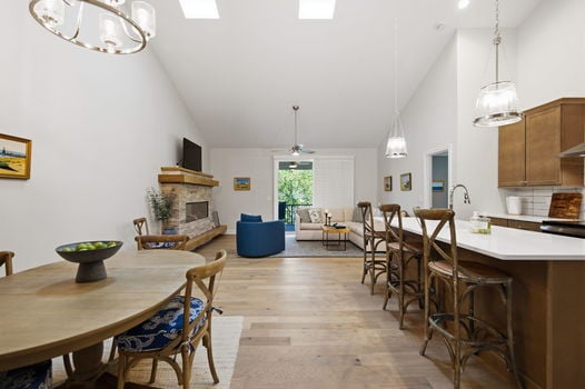 17-web-or-mls-104 S Pinnacle Dr-17