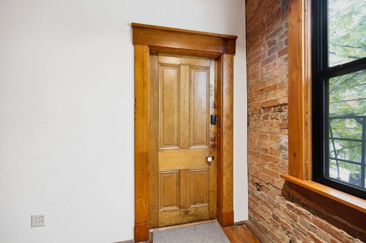 17-web-or-mls-111 E 13th St-17