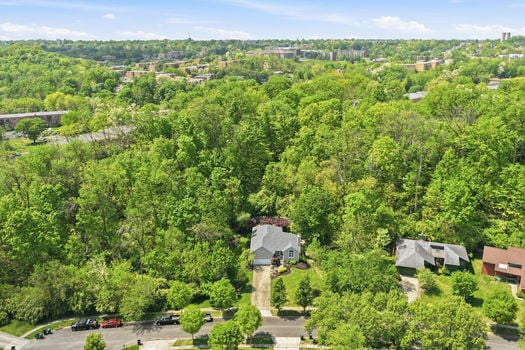 17-web-or-mls-2739 Queenswood Dr-17