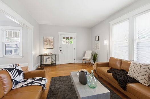 17-web-or-mls-2840 Pine Grove Ave-17