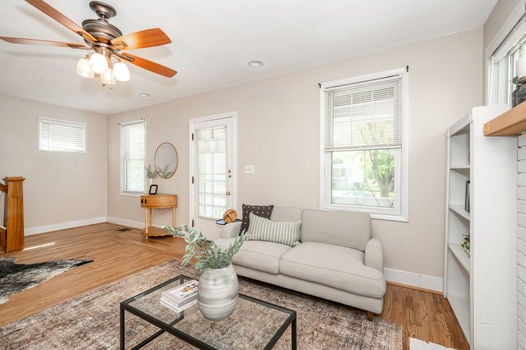 17-web-or-mls-2846 Markbreit Ave-17