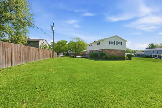 17-web-or-mls-8046 Blairhouse Dr-17