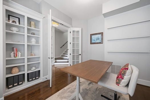 18-web-or-mls-452 Strafer St-18