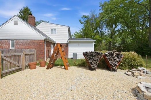 18-web-or-mls-6826 Le Conte Ave (18 of 55)