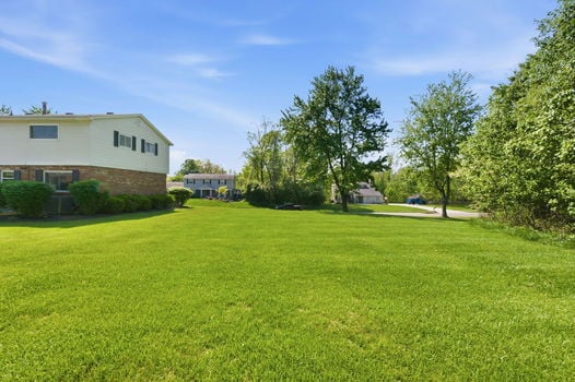 18-web-or-mls-8046 Blairhouse Dr-18