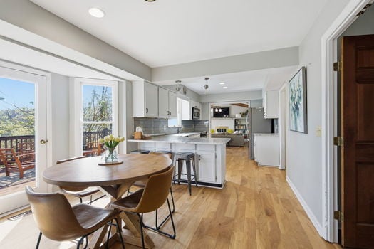 18-web-or-mls-9018 Winthrop Dr-18 (1)