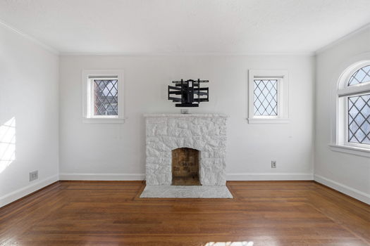 19-web-or-mls-2506 Moundview Dr (19 of 57)