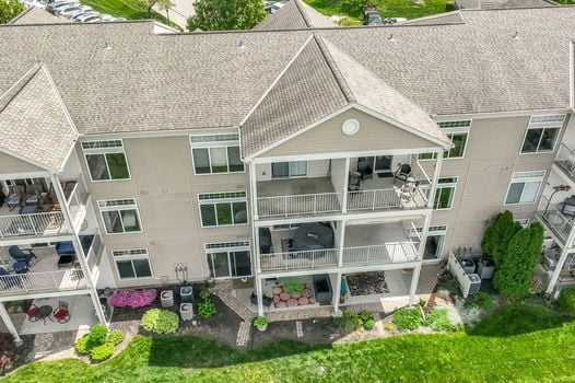 19-web-or-mls-323 Skyview Ct-19