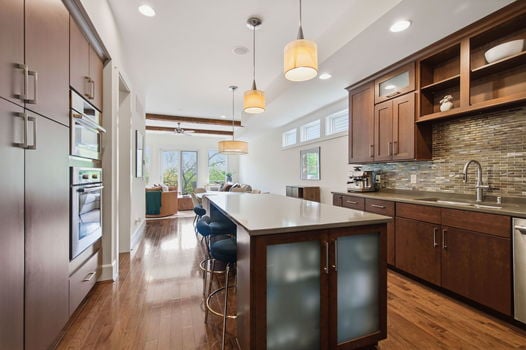 19-web-or-mls-452 Strafer St-19