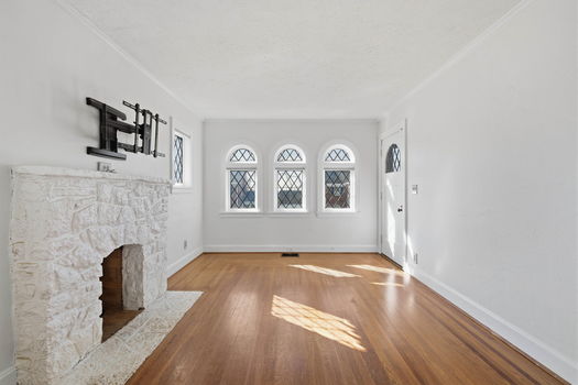 20-web-or-mls-2506 Moundview Dr (20 of 57)