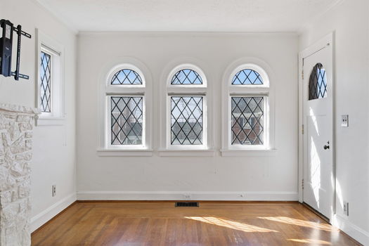 21-web-or-mls-2506 Moundview Dr (21 of 57)