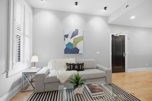 22-web-or-mls-131 W 15th St 1B-22