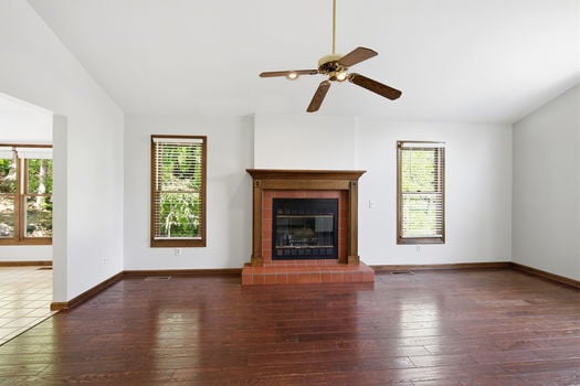 22-web-or-mls-2739 Queenswood Dr-22