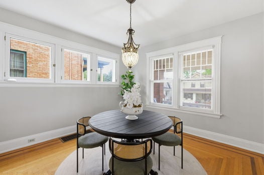 22-web-or-mls-2840 Pine Grove Ave-22