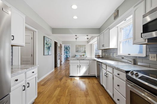 22-web-or-mls-9018 Winthrop Dr-22 (1)