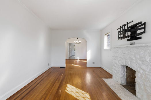 23-web-or-mls-2506 Moundview Dr (23 of 57)