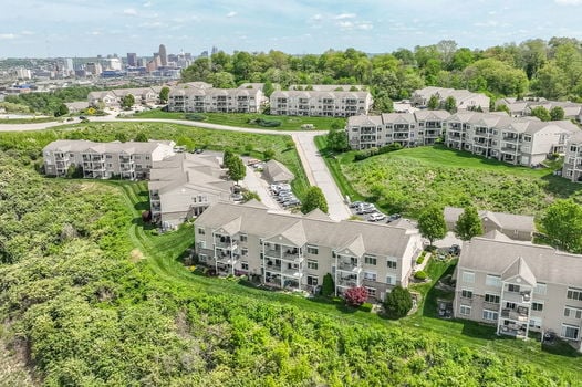 23-web-or-mls-323 Skyview Ct-23