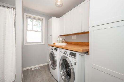 24-web-or-mls-2846 Markbreit Ave-24