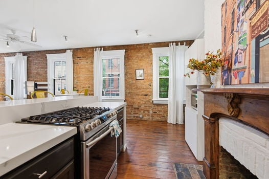 25-web-or-mls-111 E 13th St-25