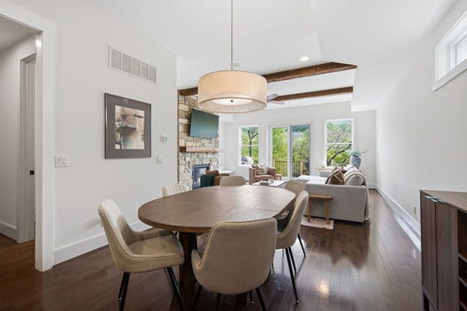 25-web-or-mls-452 Strafer St-25