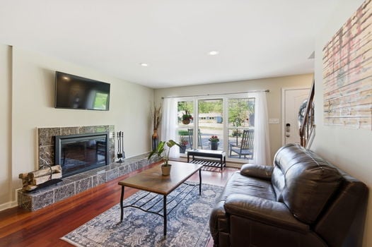 25-web-or-mls-6965 Euclid Ave-25