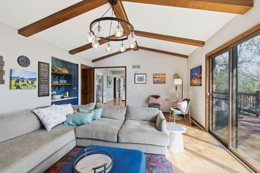 25-web-or-mls-9018 Winthrop Dr-25 (1)