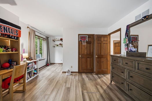 25-web-or-mls-9018 Winthrop Dr-25