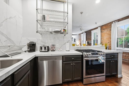 26-web-or-mls-111 E 13th St-26