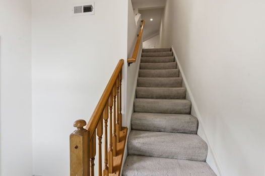 26-web-or-mls-323 Skyview Ct-26