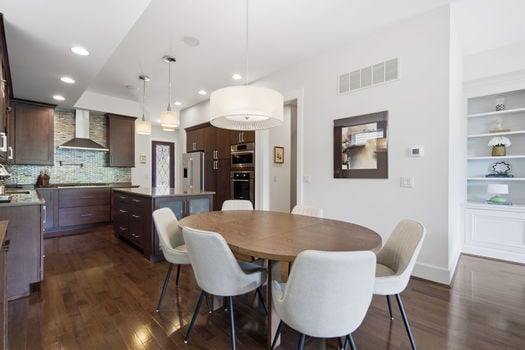 26-web-or-mls-452 Strafer St-26