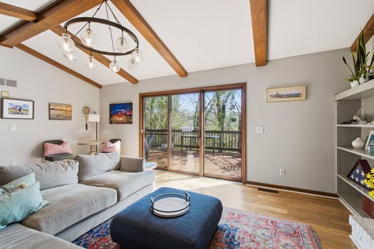 26-web-or-mls-9018 Winthrop Dr-26 (1)