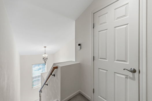 27-web-or-mls-323 Skyview Ct-27