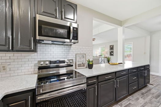 27-web-or-mls-8343 Miami Ave-27