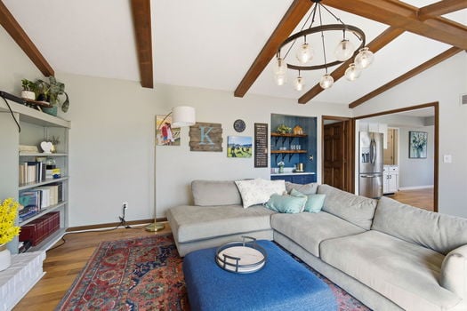 27-web-or-mls-9018 Winthrop Dr-27 (1)
