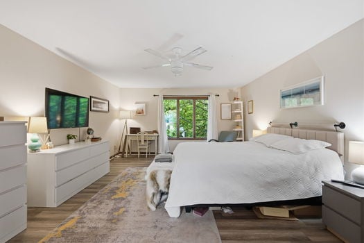 27-web-or-mls-9018 Winthrop Dr-27
