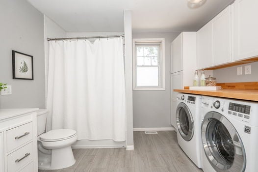 28-web-or-mls-2846 Markbreit Ave-28