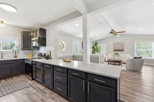 28-web-or-mls-8343 Miami Ave-28