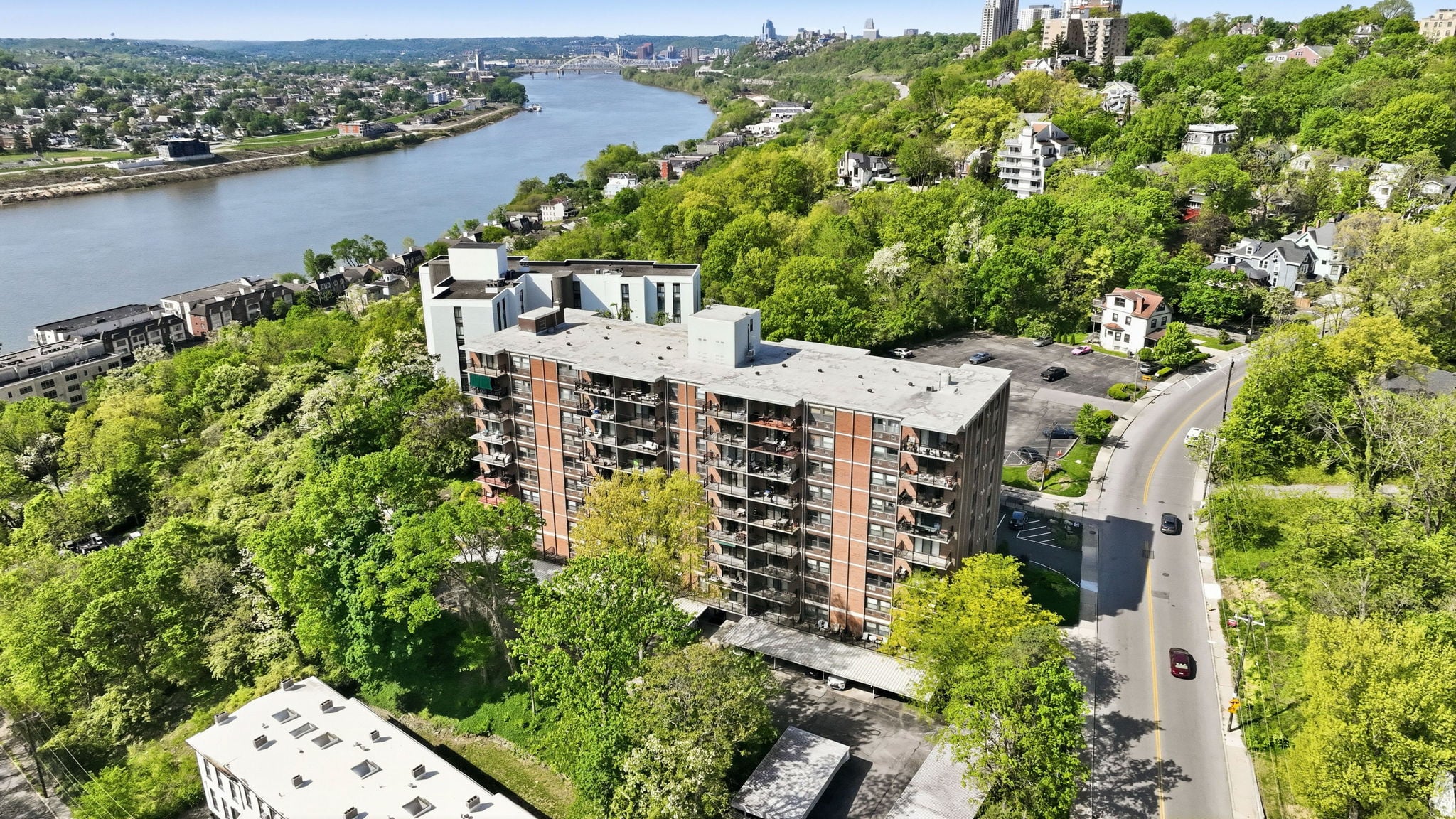 3-web-or-mls-1815 William Howard Taft Rd 502-3