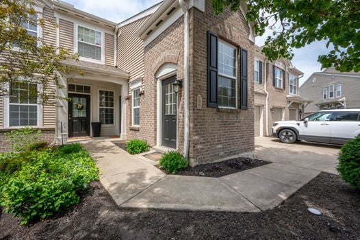 3-web-or-mls-323 Skyview Ct-3