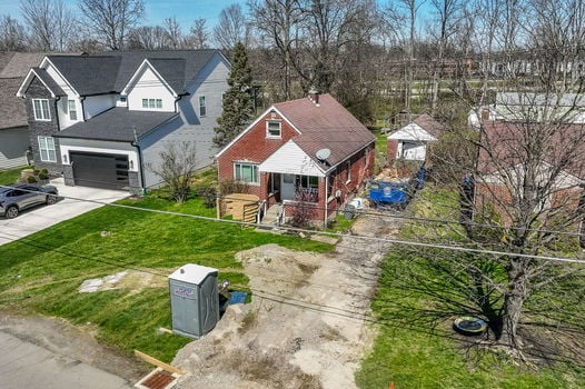 3-web-or-mls-4722 Alpine Ave (3 of 23)