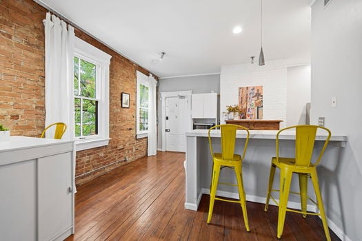 30-web-or-mls-111 E 13th St-30