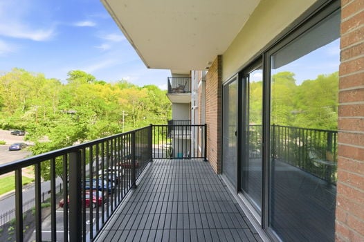 31-web-or-mls-1815 William Howard Taft Rd 502-31