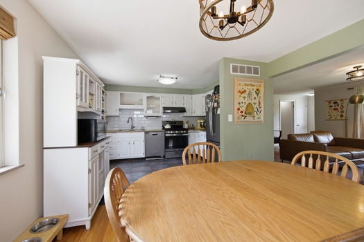 31-web-or-mls-6826 Le Conte Ave (31 of 55)