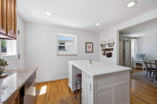 31-web-or-mls-7905 Mapleleaf Dr-31