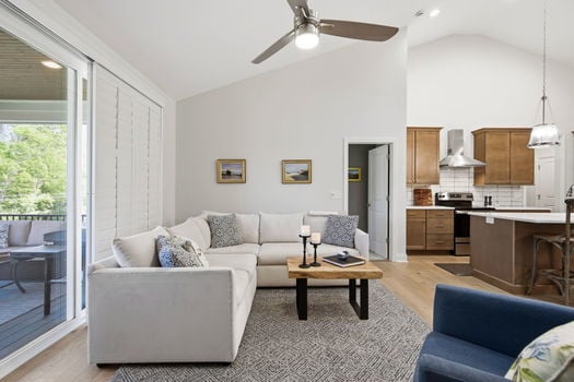 33-web-or-mls-104 S Pinnacle Dr-33