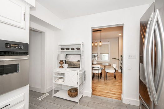 33-web-or-mls-2846 Markbreit Ave-33