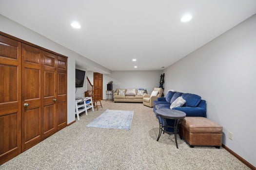 33-web-or-mls-9018 Winthrop Dr-33