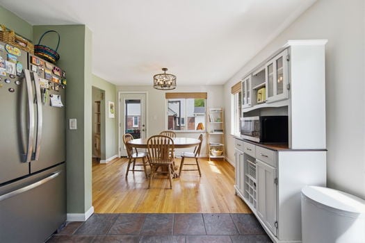 34-web-or-mls-6826 Le Conte Ave (34 of 55)