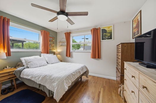 36-web-or-mls-6826 Le Conte Ave (36 of 55)